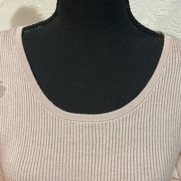 Love Scarlett short sleeve sweater, size medium, NWOT - Picture 3 of 11